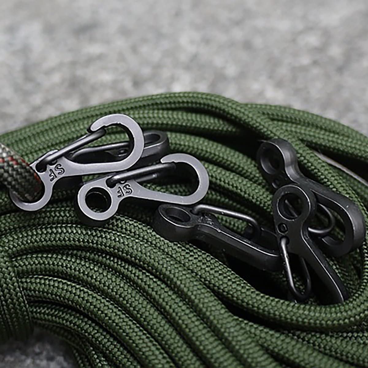 Black Paracord Carabiner Clips, Mini SF Spring Backpack Clasps S Lock –  Everyday Carry Books